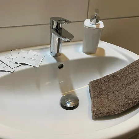 Kolossos Duesseldorf - Otel Neuss