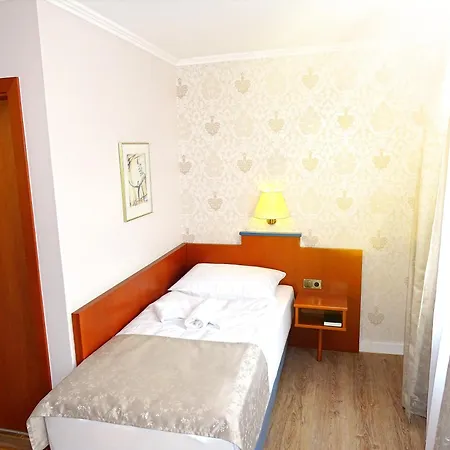 Kolossos Duesseldorf - 3* Neuss