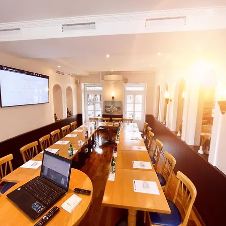 فندق Kolossos Duesseldorf - 3*