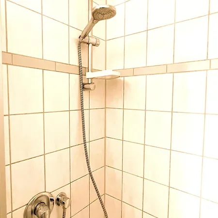 Kolossos Duesseldorf - Otel Neuss
