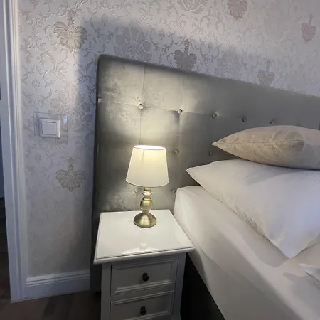 Kolossos Duesseldorf - 3*