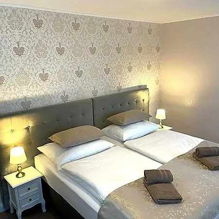 Kolossos Duesseldorf - Hotel Neuss