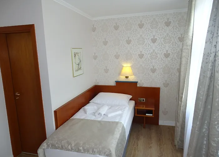 Отель Kolossos Duesseldorf -